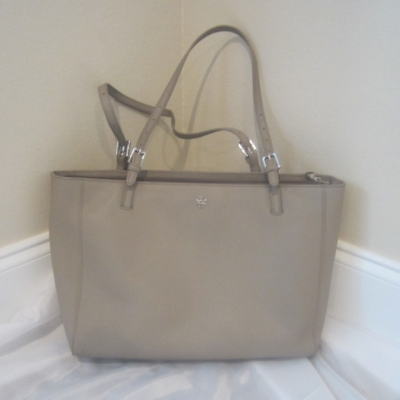 Tory Burch Handbags - Tory Burch Large French Gray Buckle Tote EUC